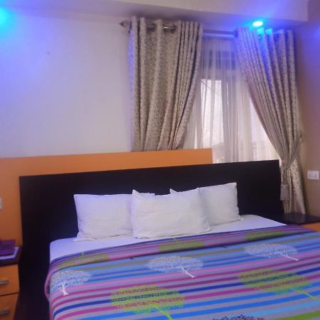 Alluring View Hotel - Toyin Sreet Ikeja Exterior foto